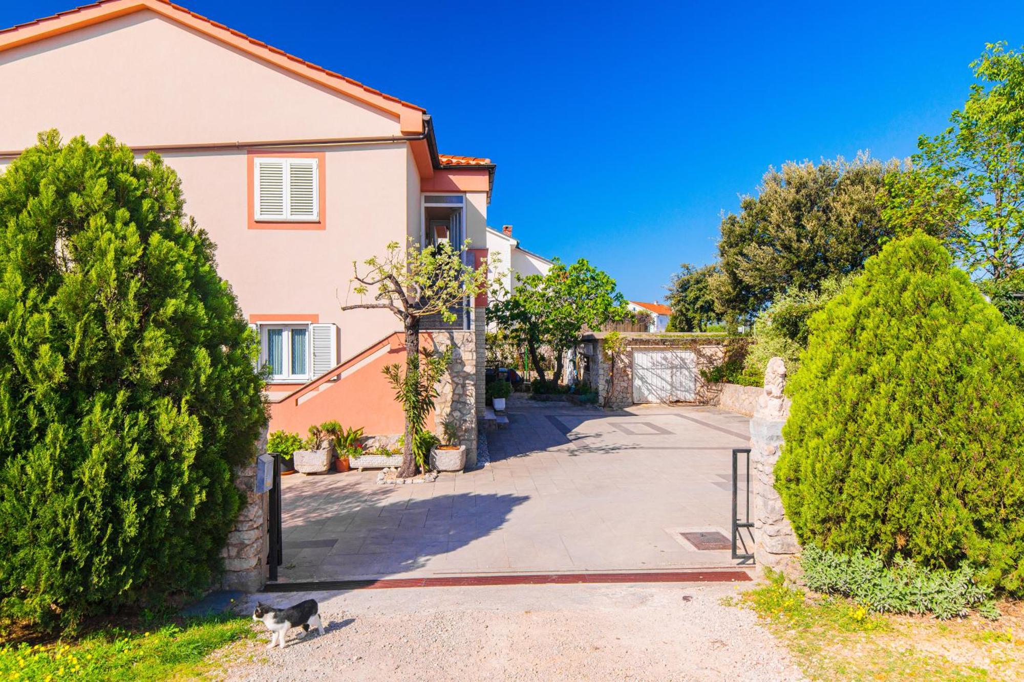 Apartment Todor Krk Town Exterior photo